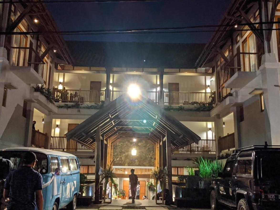 Villa Damar Boutique Hotel Bandung Esterno foto