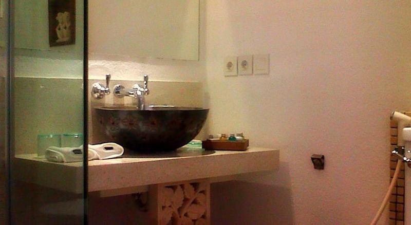 Villa Damar Boutique Hotel Bandung Esterno foto