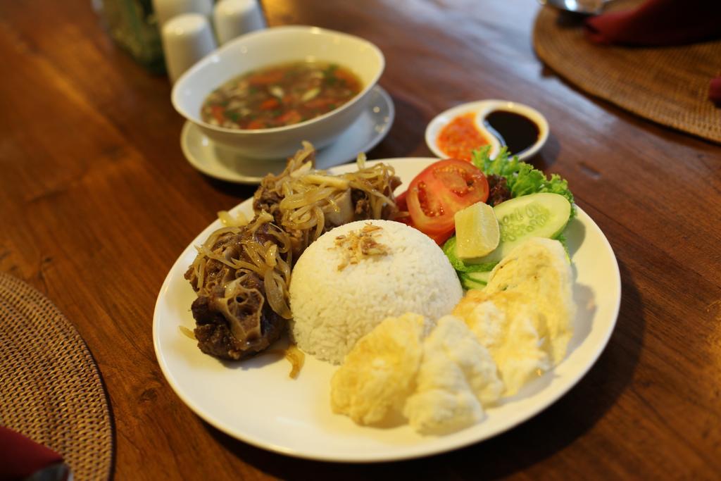 Villa Damar Boutique Hotel Bandung Esterno foto